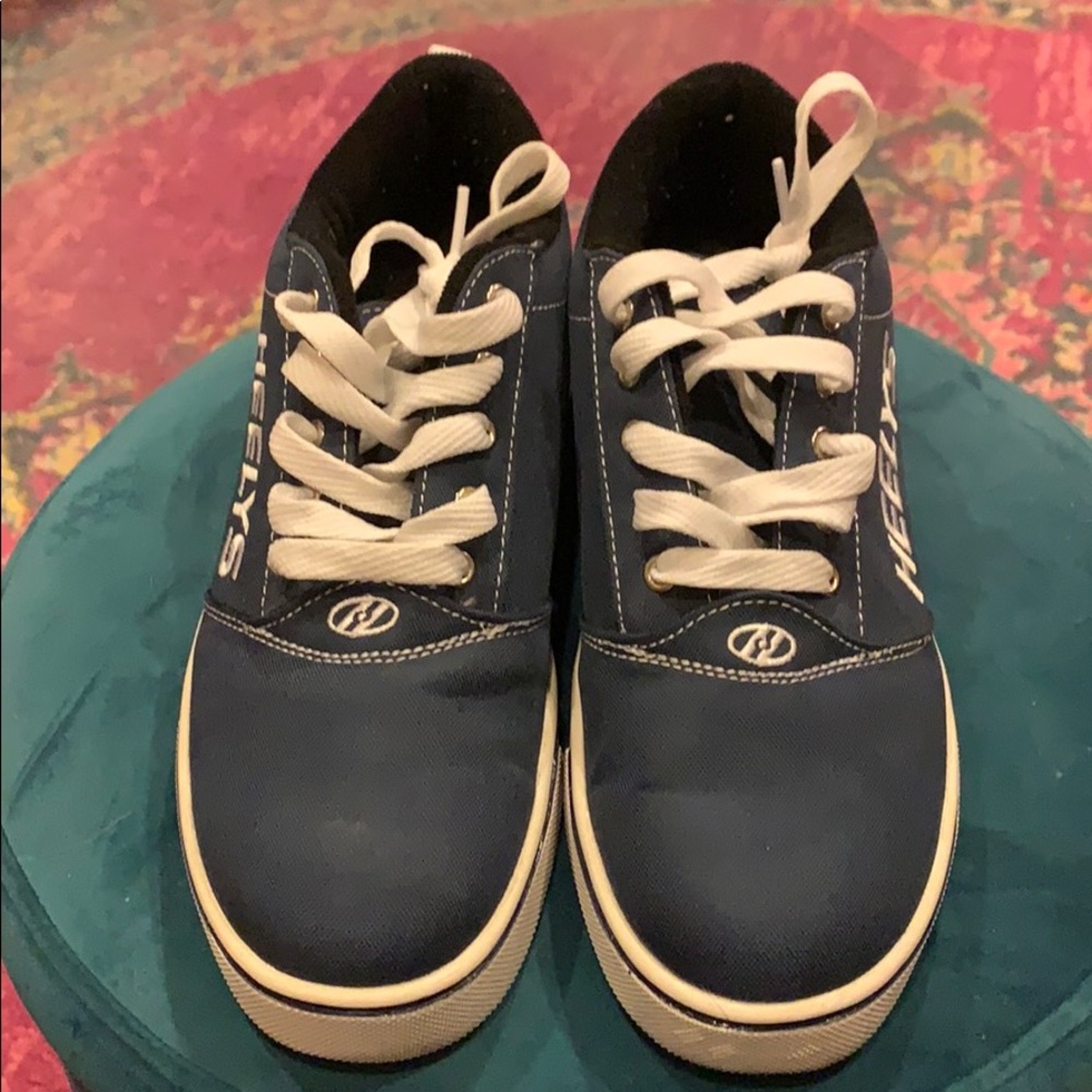 Men’s heelys size 8